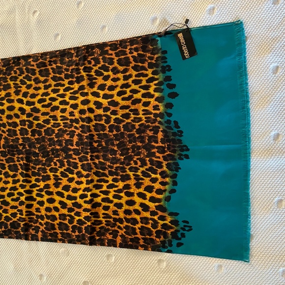 Roberto Cavalli Silk Scarf Leopard Print - Picture 4 of 8